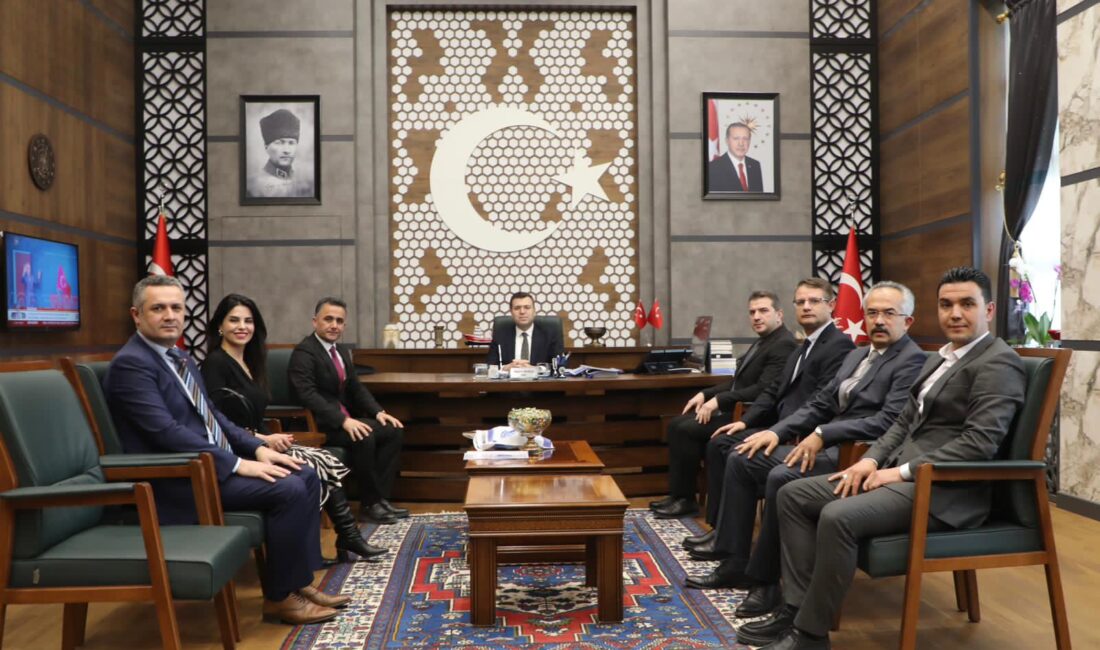 Valilik Makamında Yoğun Ziyaret