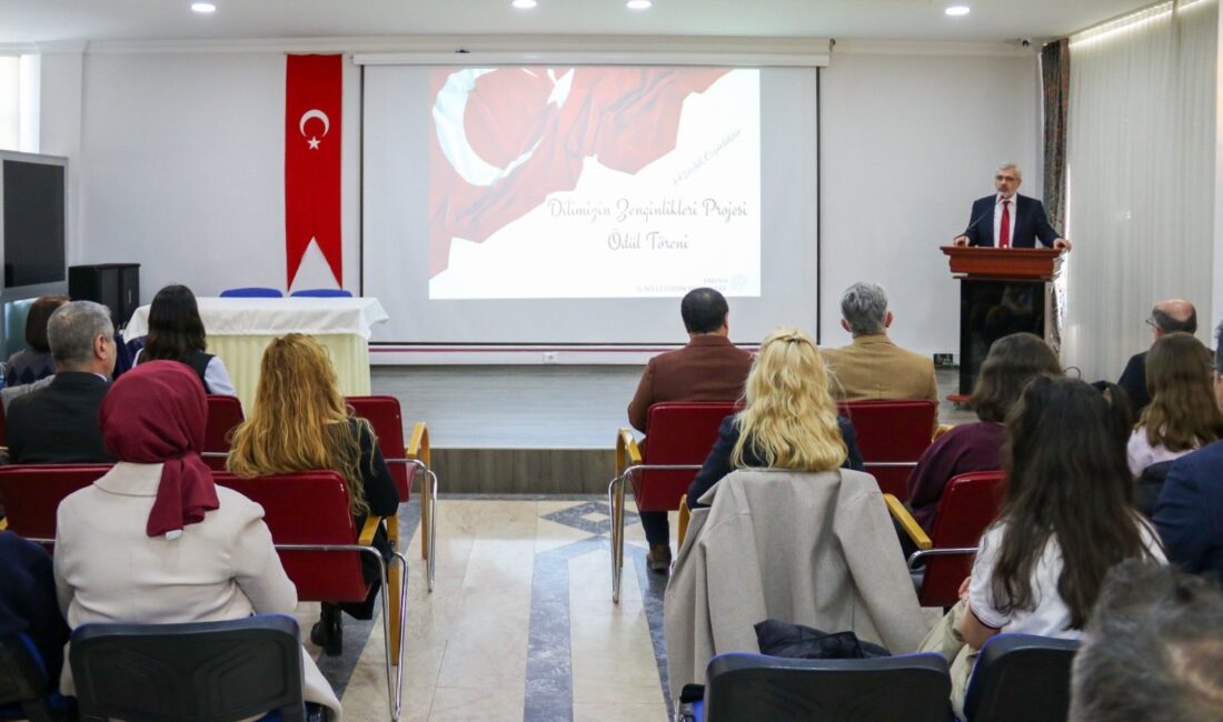 Yalova’da Dereceye Giren Öğrenciler Ödüllerine Kavuştu “Dilimizin Zenginlikleri” Projesi Kapsamında
