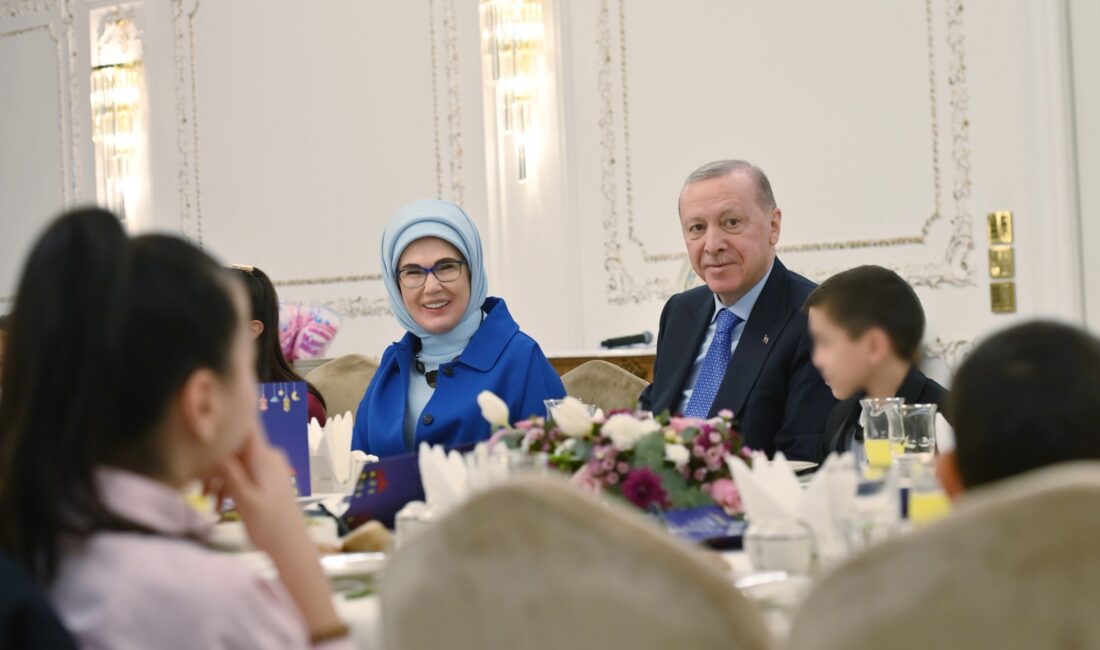 Erdoğan Devlet Himayesindeki Çocuklarla İftarda Buluştu Vahdettin Köşkü’nde Çocuklarla İftar