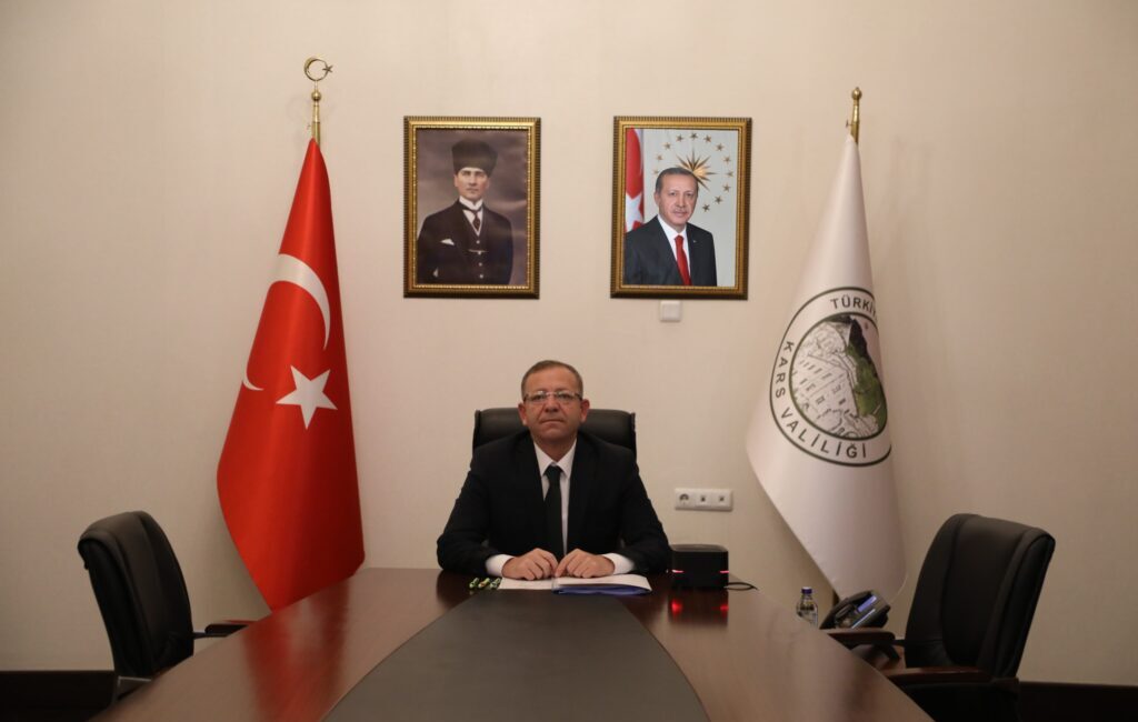 Vali Ziya Polat, Zimem Defterine katkı sunan hayırsever vatandaşlara teşekkür etti Kars Valisi Ziya Polat,