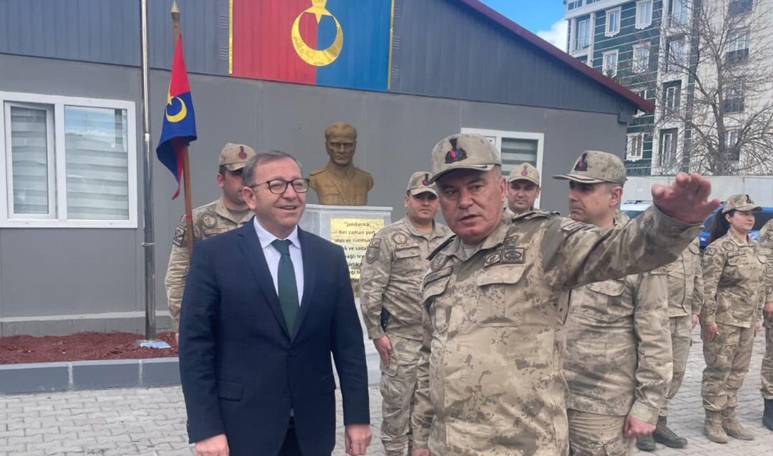 Kars’ta güvenlik güçlerine Vali Ziya Polat’tan ziyaret Kars Valisi Ziya Polat,