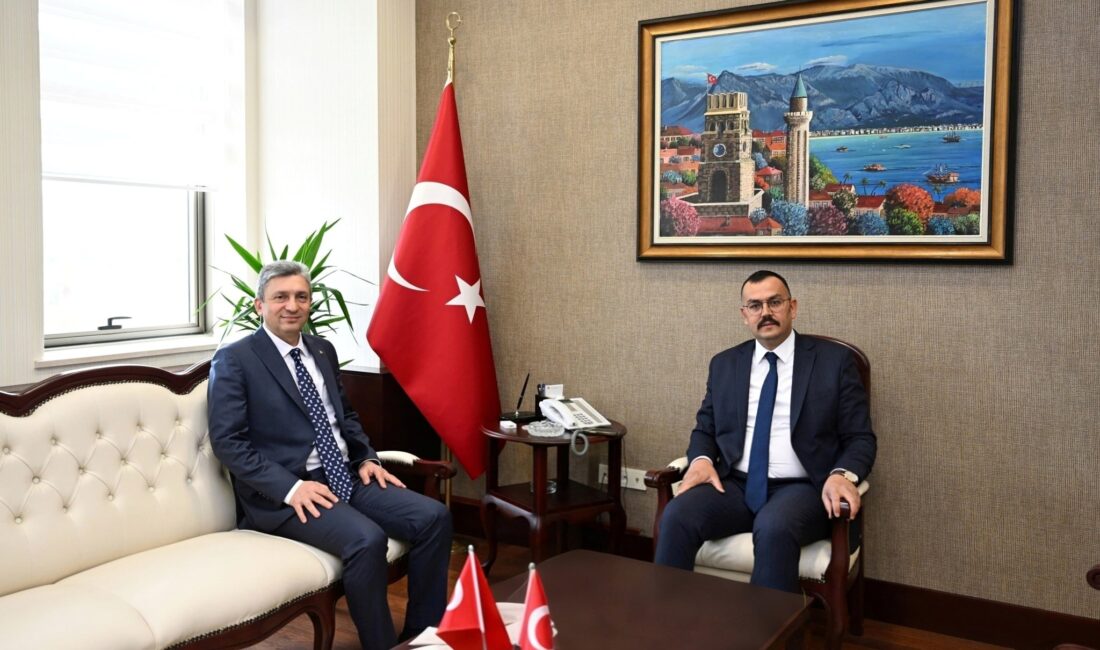 Vali Hulusi Şahin’den Cumhuriyet Başsavcısı Fatih Kocaman’a Hayırlı Olsun Ziyareti Antalya Valisi Hulusi Şahin,