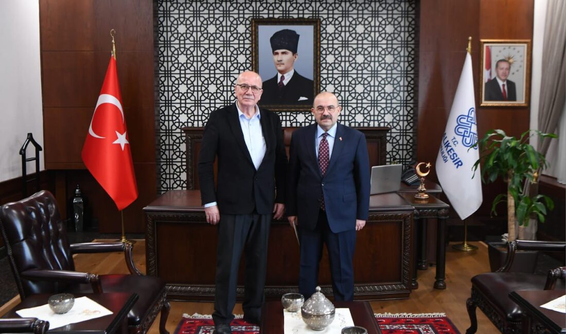 Vali İsmail Ustaoğlu’na Makamında Ziyaret Trafiği Balıkesir Valisi İsmail Ustaoğlu,