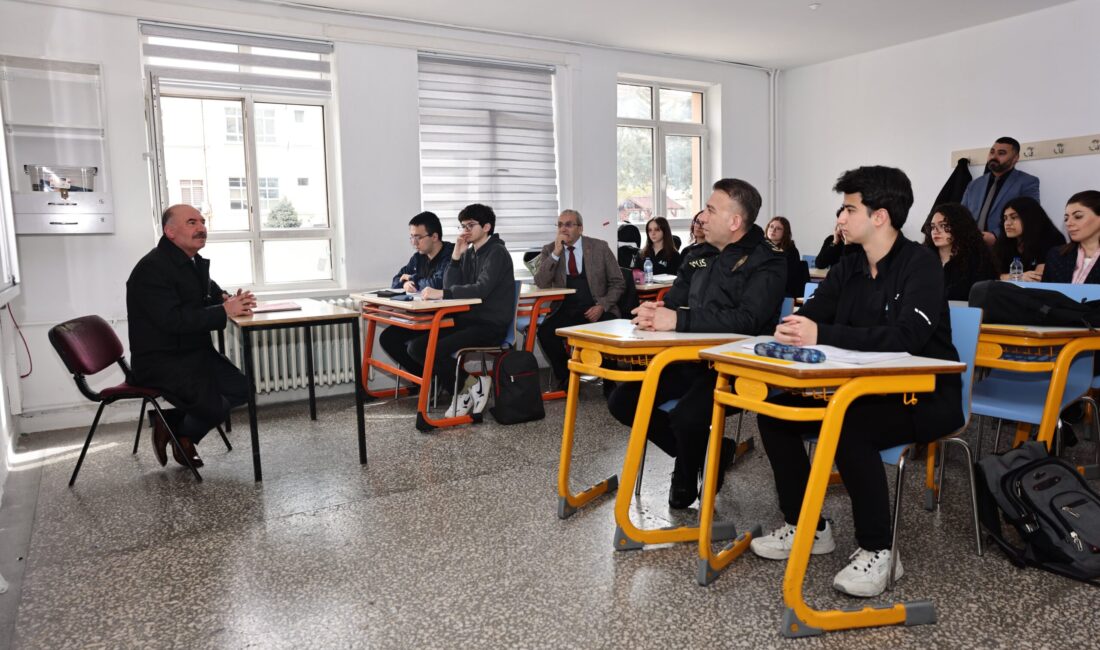 Vali Ali Çalgan’dan Okullara Güvenlik Çıkartması: “Provokasyonlara İtibar Etmeyin” ÇORUM / TEKHA Çorum