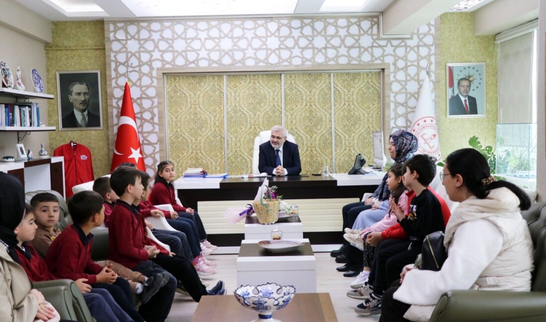 Yalova İl Millî Eğitim Müdürlüğünde Bayram Coşkusu Yarının Büyükleri Paylaşmanın Ve