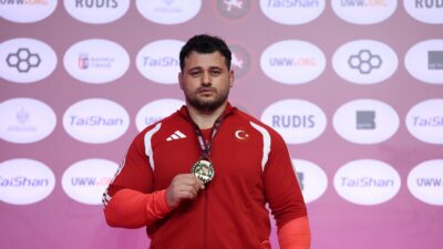 ARNAVUTLUK / TEKHA Milli güreşçi