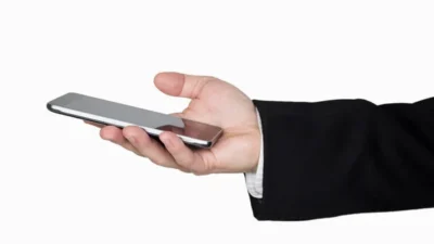 Genç Kızın Fotoğrafını Çeken Şahıs