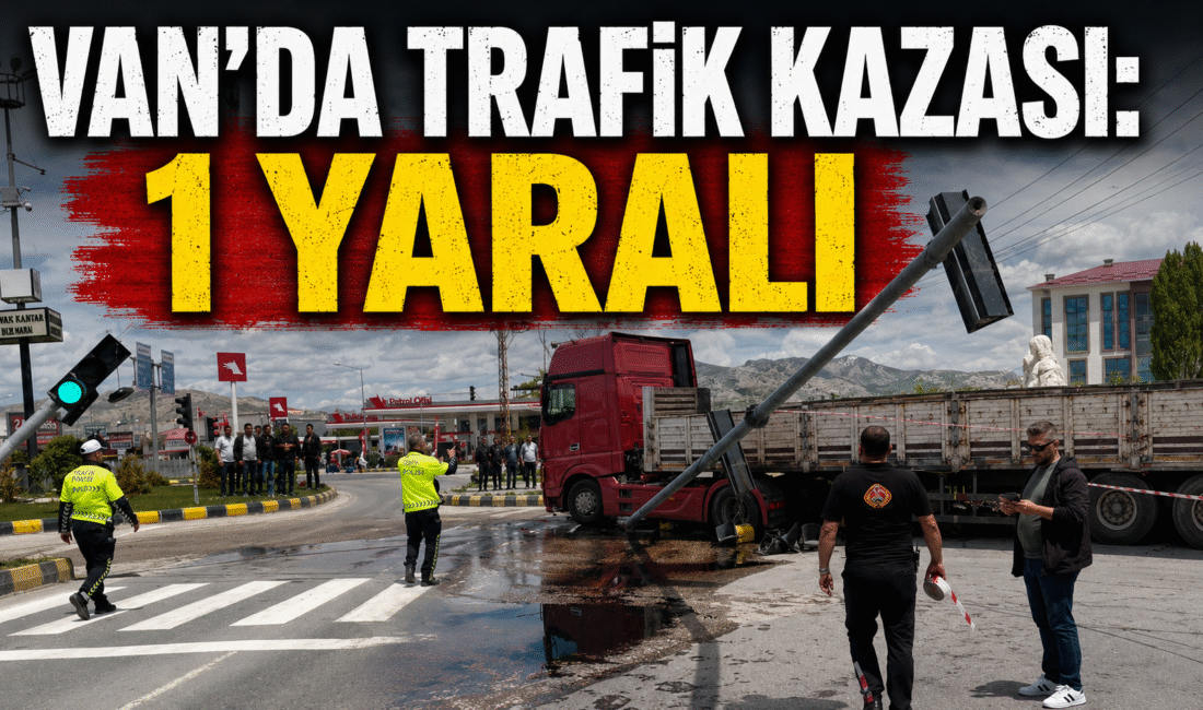 Van’da seyir halindeki tırın