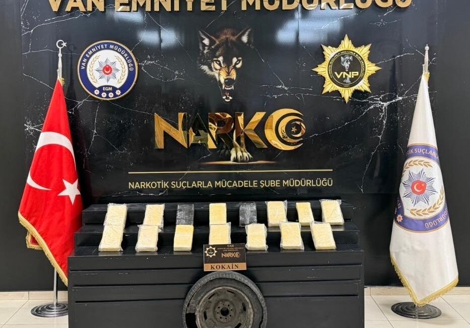 Van’da narkotik operasyonu: 16 kilo kokain ele geçirildi Van’ın Gevaş ilçesinde durdurulan