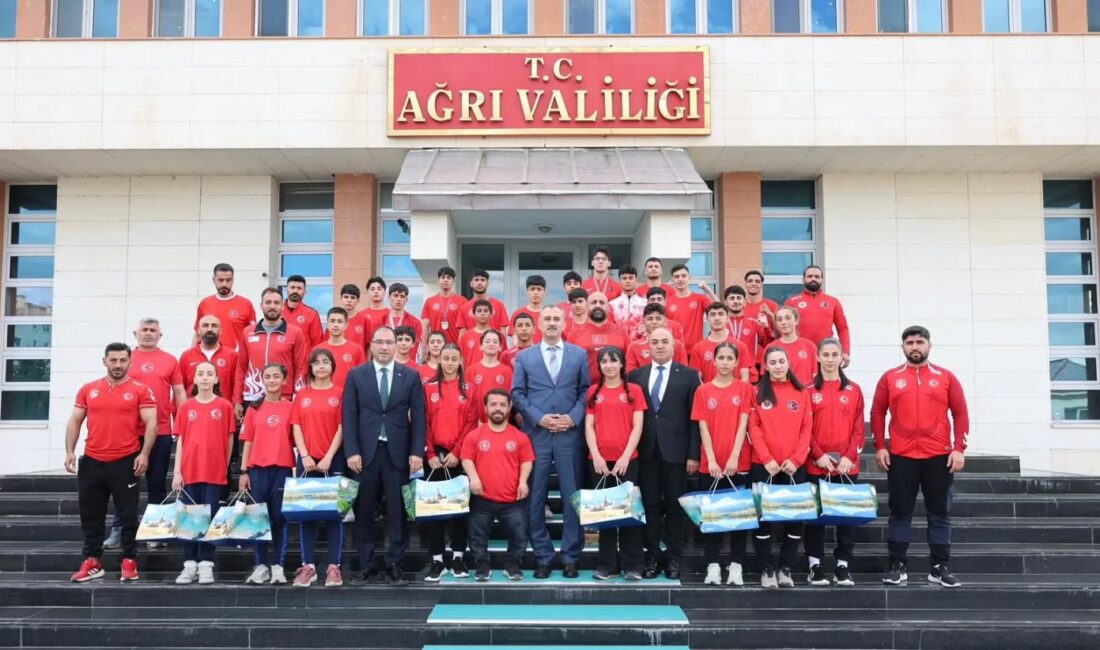 Vali Dr. Önder BOZKURT,