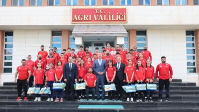 Vali Dr. Önder BOZKURT, Gençlik