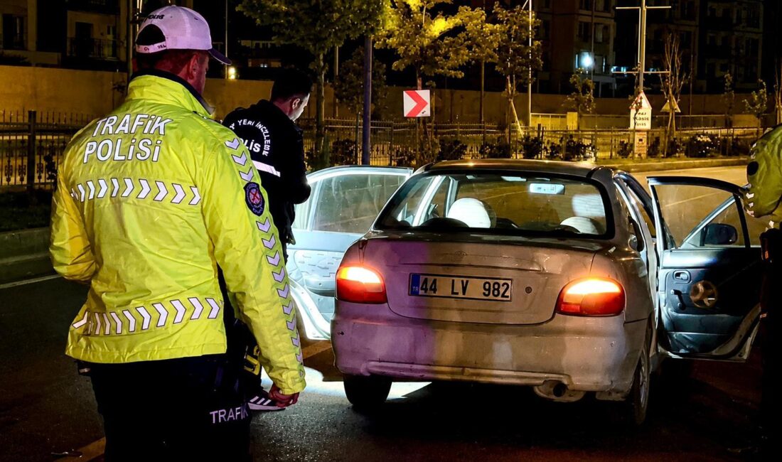 Malatya’da Feci Kaza: İki Otomobilin Peş Peşe Çarptığı Yaya Hayatını Kaybetti Malatya’nın Battalgazi ilçesinde gece