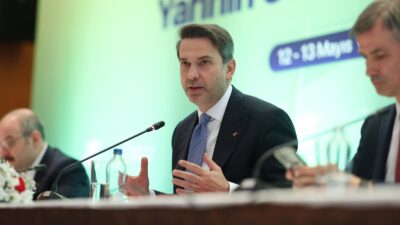 Bakan Bayraktar Rüzgâr Enerjisi Sektörüyle Bir Araya Geldi: 2035 Hedefi Belirlendi Enerji ve Tabii Kaynaklar Bakanı