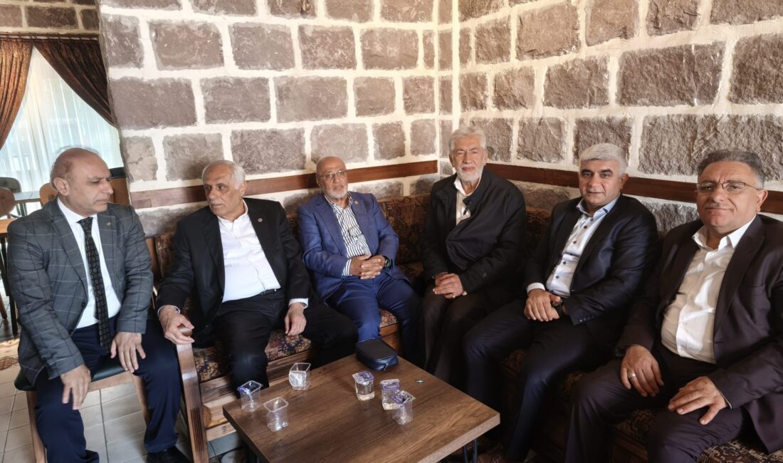 Siirtliler Ankara’da Bayramlaşma Programında Bir Araya Geldi Siirt Vakfı Ankara Şubesi