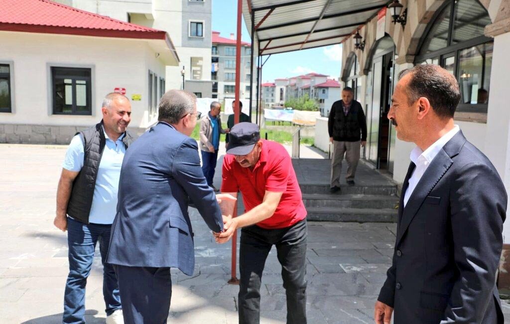 ​Kars Valisi Ziya Polat,
