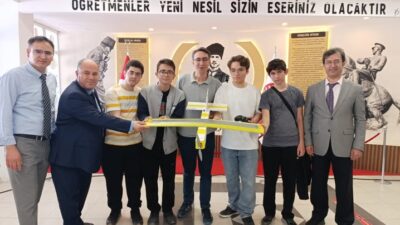 Simav Fen Lisesi öğrencileri, kendi