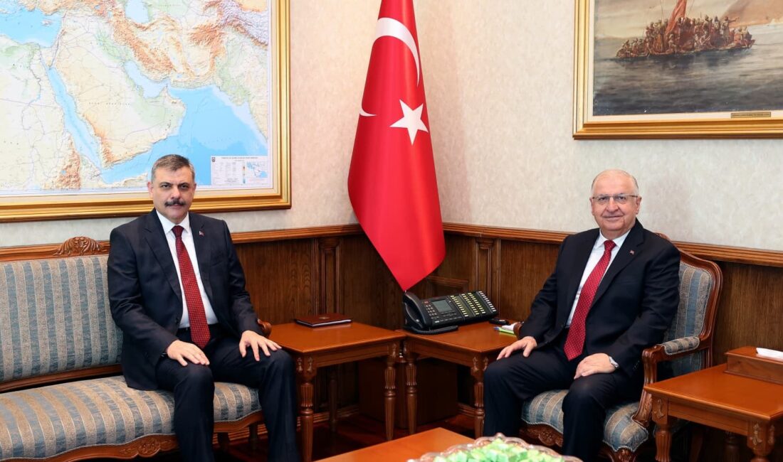 Milli Savunma Bakanı Yaşar Güler ve İçişleri Bakanı Mustafa Çiftçi Bir Araya Geldi ANKARA / TEKHA Milli