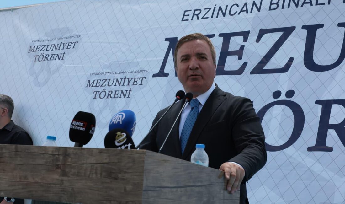 Erzincan Binali Yıldırım Üniversitesi 2025-2026 Yılı Mezuniyet Töreni Coşkuyla Gerçekleştirildi ERZİNCAN / TEKHA Erzincan
