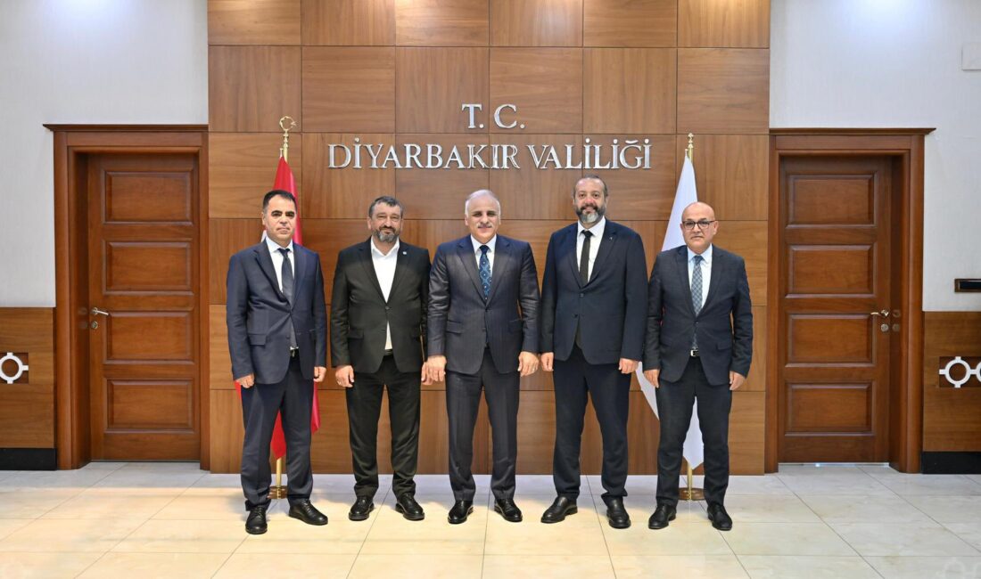 Trabzon Gazeteciler Cemiyeti Başkanı Ersen Küçük ve Basın Heyetinden Vali Murat Zorluoğlu’na Ziyaret DİYARBAKIR / TEKHA Trabzon