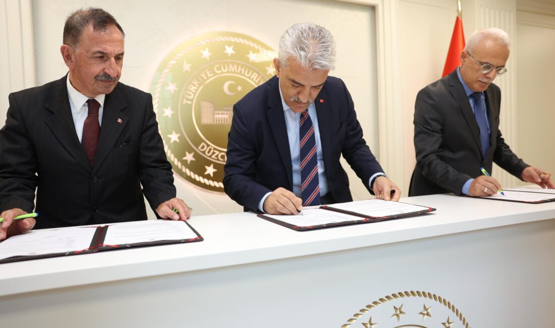 Vali Mehmet Makas U14 1. Kademe Türkiye Oryantiring Şampiyonası Protokolünü İmzaladı DÜZCE / TEKHA Düzce