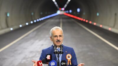 Ulaştırma ve Altyapı Bakanı Abdulkadir