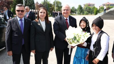 Milli Savunma Bakanı Yaşar Güler,