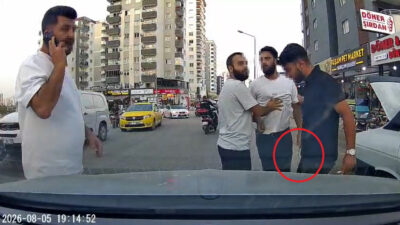 Adana’da trafikte çıkan yol verme