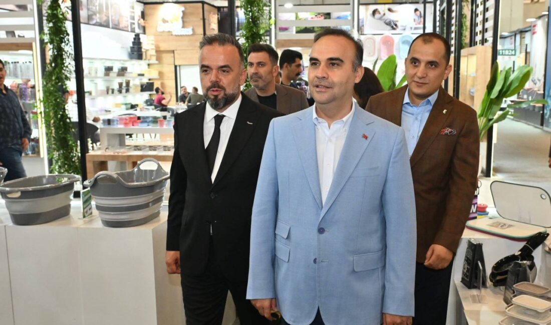 Bakan Kacır Zuchex Fuarı’nda Sektör Temsilcileriyle Buluştu