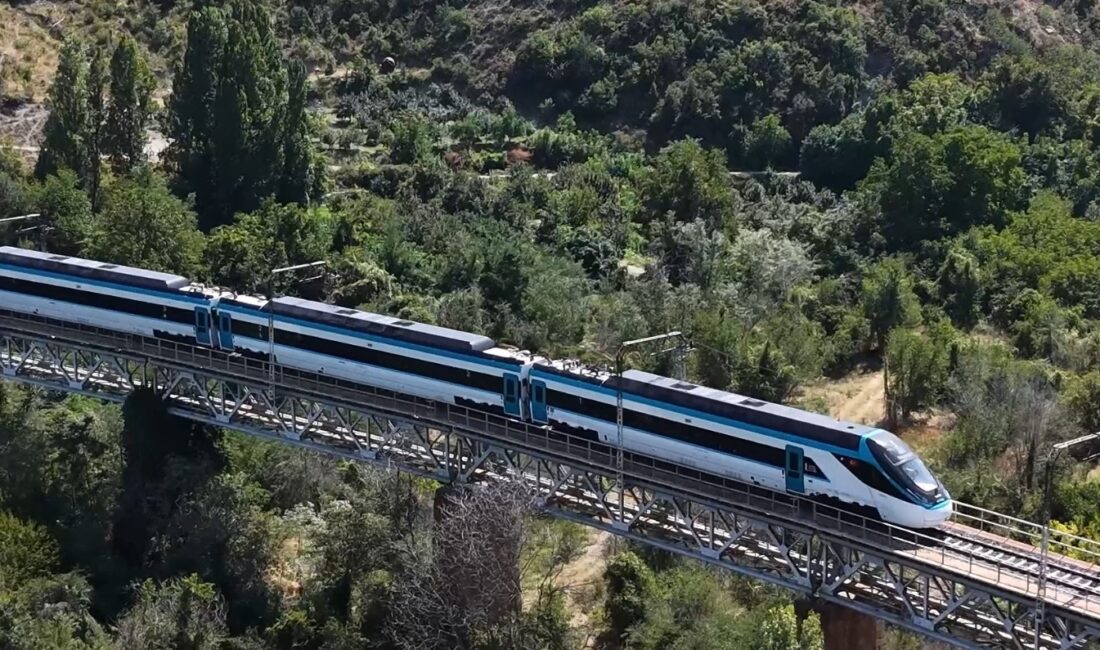 Bakan Uraloğlu Duyurdu: Milli Hızlı Tren Saatte 250 Kilometre Hıza Ulaştı Ulaştırma ve Altyapı Bakanı