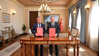 Antalya Valisi Hulusi Şahin, kentte