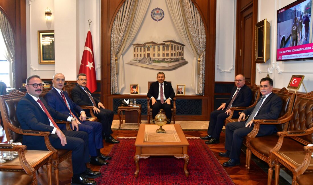 Trabzon Valisi Tahir Şahin,