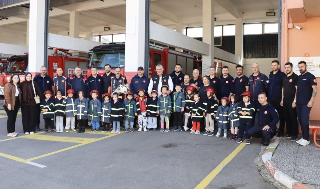 Minik Öğrencilerden Yalova İtfaiyesi’ne Anlamlı Ziyaret Yalova’da İtfaiye Haftası etkinlikleri