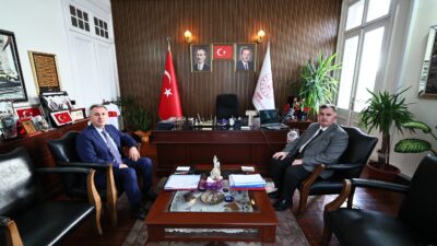 İzmir Valisi Dr. Süleyman Elban,