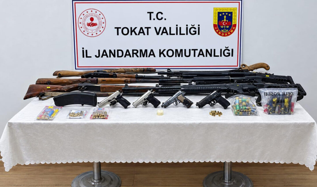 Tokat’ta Silah Kaçakçılarına Eş Zamanlı Jandarma Baskını Tokat İl Jandarma Komutanlığı