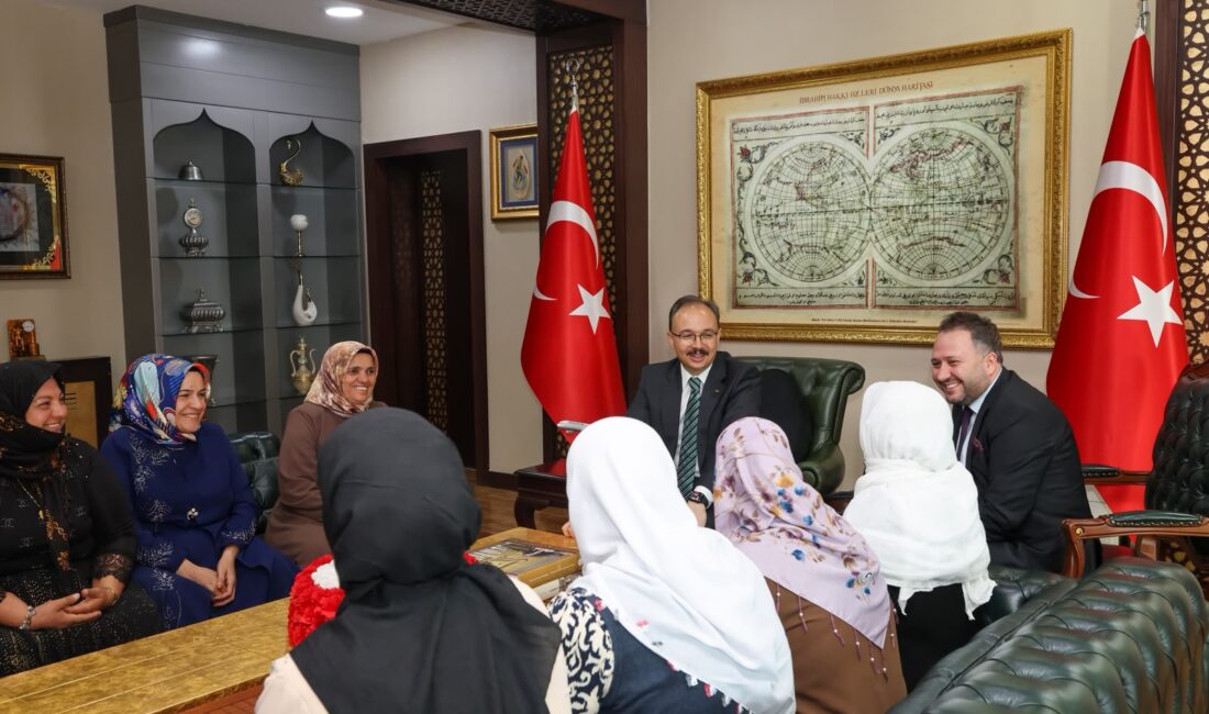 Vali Kızılkaya Şehit Ailelerini Makamında Konuk Etti