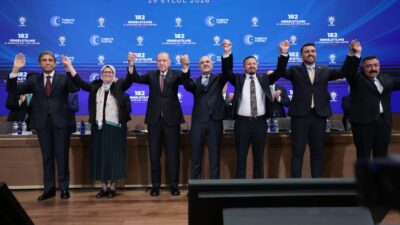 Dinçer’in parti rozeti, Cumhurbaşkanı ve