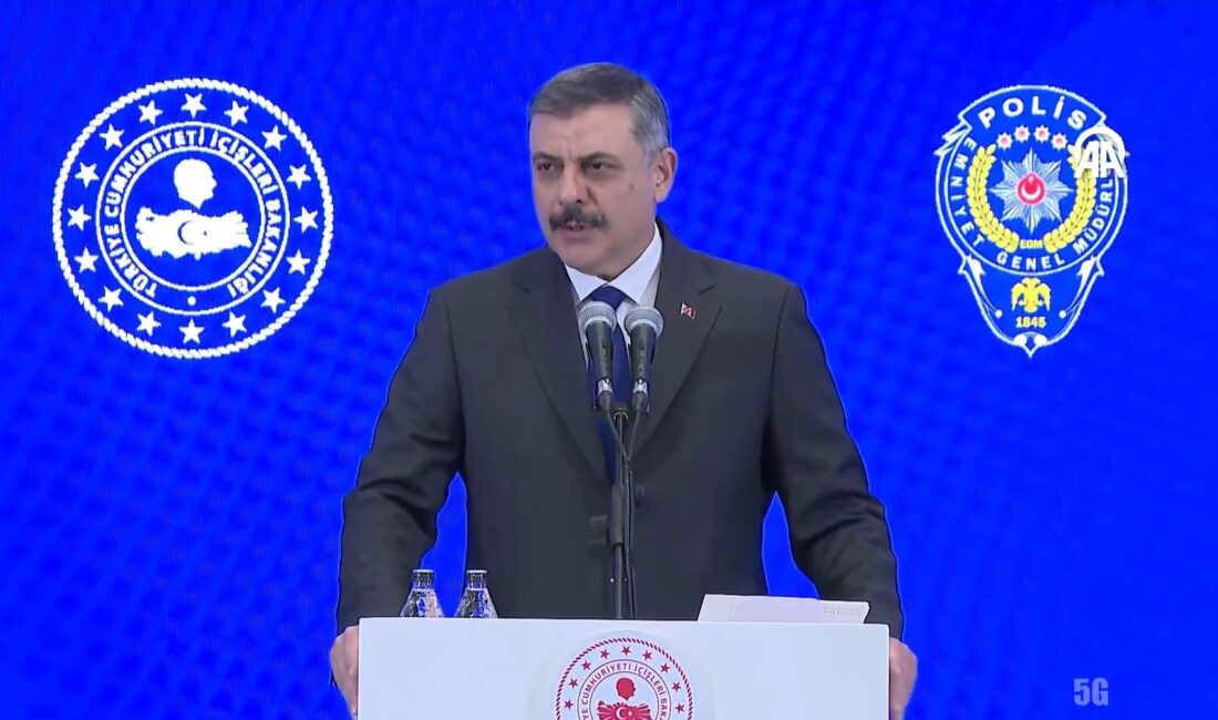 Bakan Çiftçi: Tehlike Okulun Kapısına Gelmeden Önlemimizi Alacağız İçişleri Bakanı Mustafa Çiftçi,