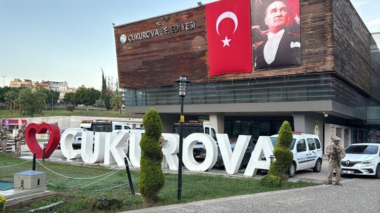 Çukurova Belediyesi’ndeki Usulsüzlük Operasyonunda 34 Tutuklama