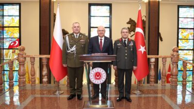 Milli Savunma Bakanı Yaşar Güler,