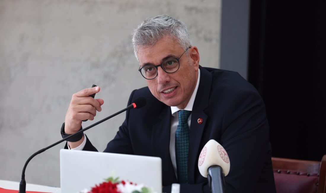 Sağlık Bakanı Kemal Memişoğlu,