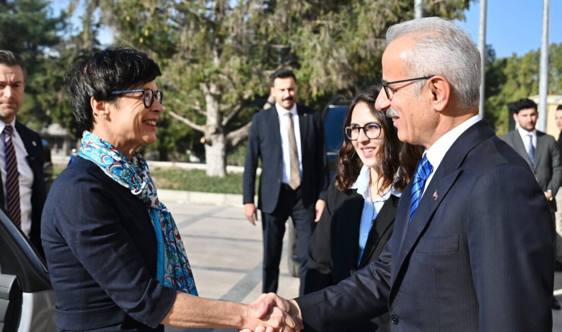 Bakan Uraloğlu İle AB Komiseri Marta Kos Ulaştırma Projelerini Görüştü