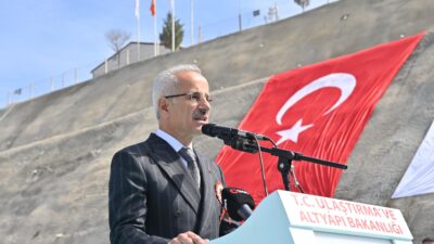 Ulaştırma ve Altyapı Bakanı Abdulkadir