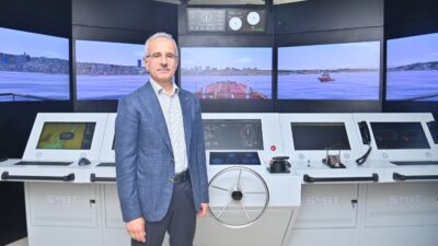 Ulaştırma ve Altyapı Bakanı Abdulkadir