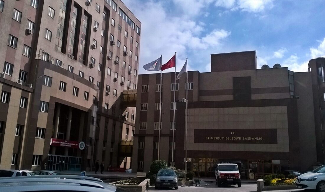 Ankara’da Etimesgut Belediyesini hedef
