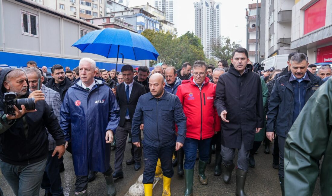 Bakanlar Çiftçi Ve Kurum Su Baskınının Yaşandığı Sarıyer’de Sahada İçişleri Bakanı Mustafa Çiftçi