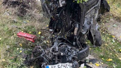   Van’ın Gevaş ilçesinde otomobilin