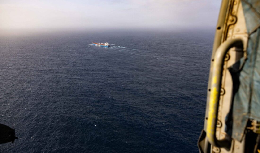 Hürmüz Boğazı’nda Büyük Tehlike: Süper Tanker Deniz Mayınına Çarptı İran Devrim Muhafızları, yaklaşık