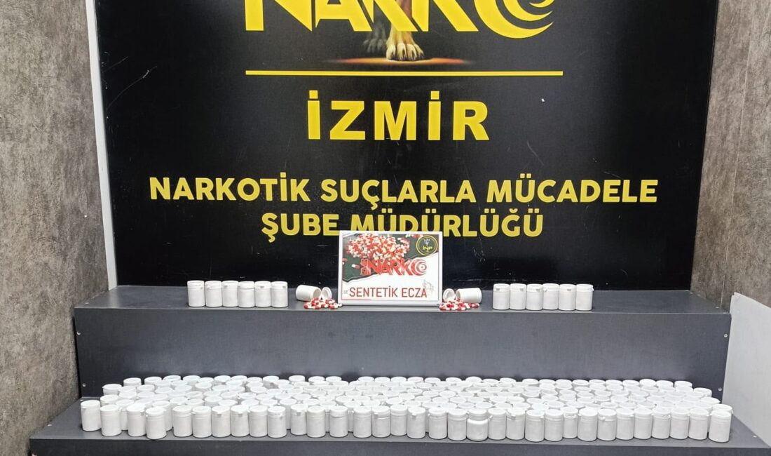 İzmir’de Toprağa Gömülü 17 Bin 528 Sentetik Ecza Ele Geçirildi İzmir’in Torbalı ilçesinde düzenlenen