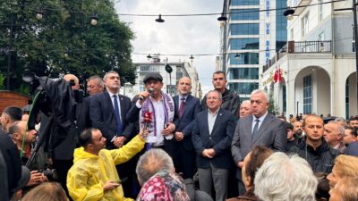 Yeni Parti Genel Başkanı Özgür