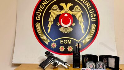 İzmir’de emniyet teşkilatına ait armaları